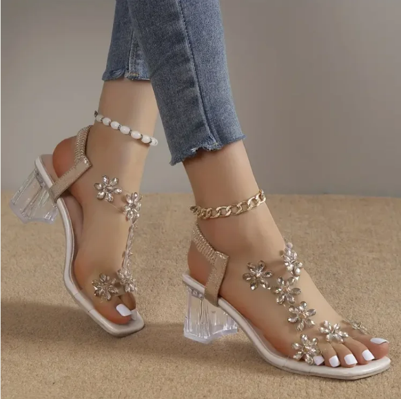 Women's wide-heeled sandals with flowers and rhinestones