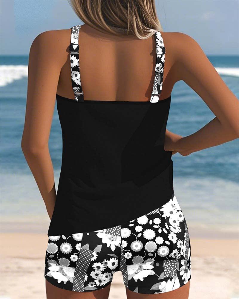 Sabrina | Two-piece swimsuit with a comfortable fit and floral beach style