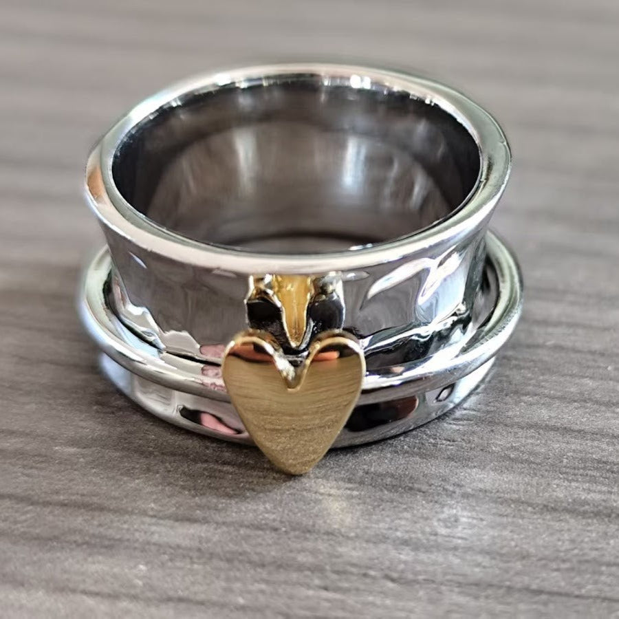 Gellie™ - Heart Embrace Ring