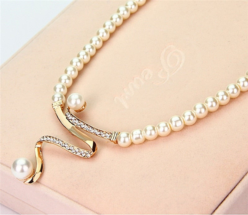 Luciya™ - Elegant Twist Pearl Necklace
