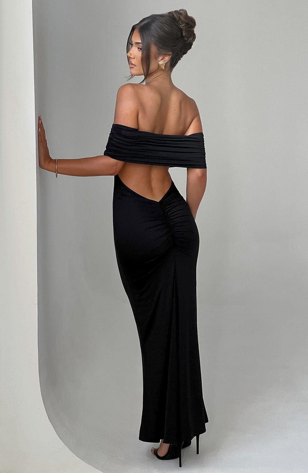 Evaya™ - Off-Shoulder Silhouette Dress