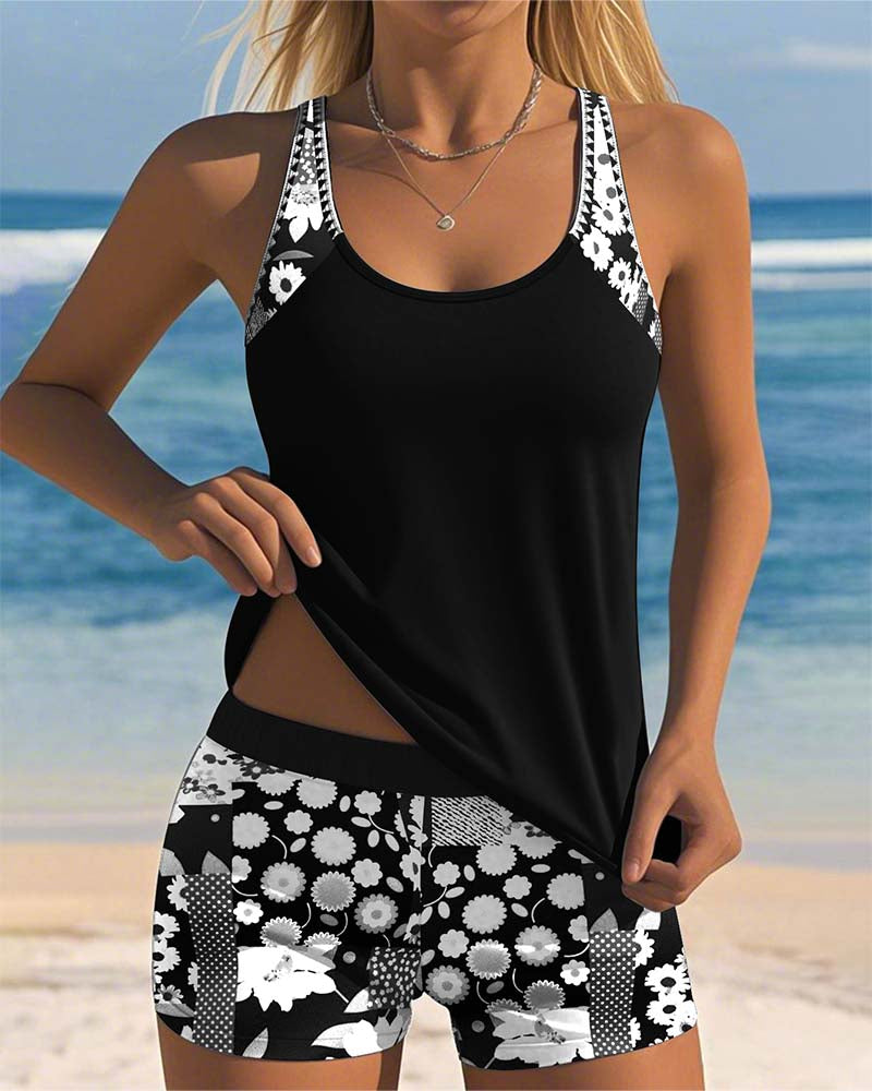 Sabrina | Two-piece swimsuit with a comfortable fit and floral beach style