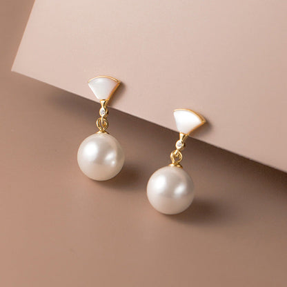 Lyca™ - Chic Golden Pearl Earrings