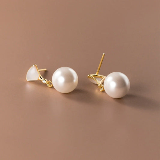 Lyca™ - Chic Golden Pearl Earrings