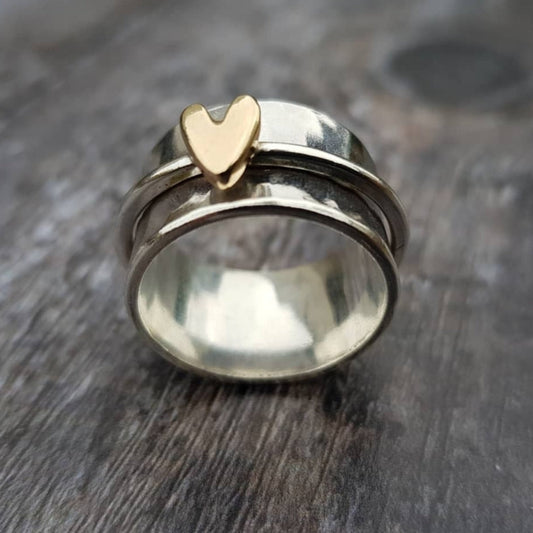 Gellie™ - Heart Embrace Ring