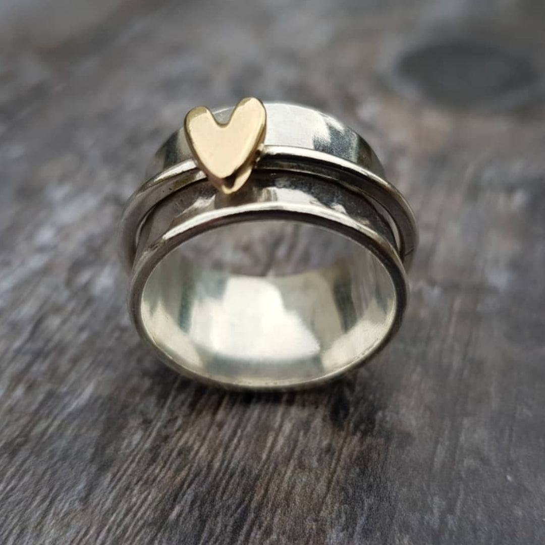 Gellie™ - Heart Embrace Ring