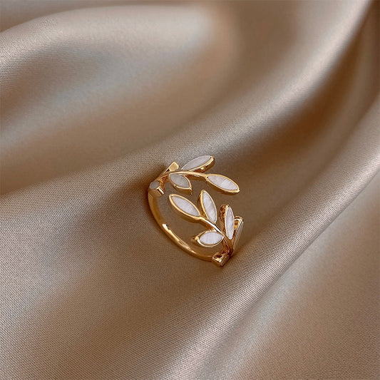 Millie™ - Graceful Leaf Ring